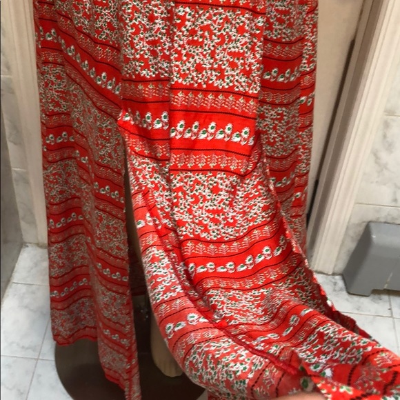 RED FLORAL MAXI DRESS - Picture 8 of 8